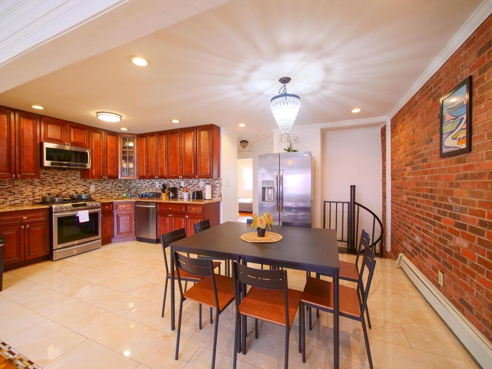 Stylish 3 Bed, Minutes To Nyc! Apartment *
