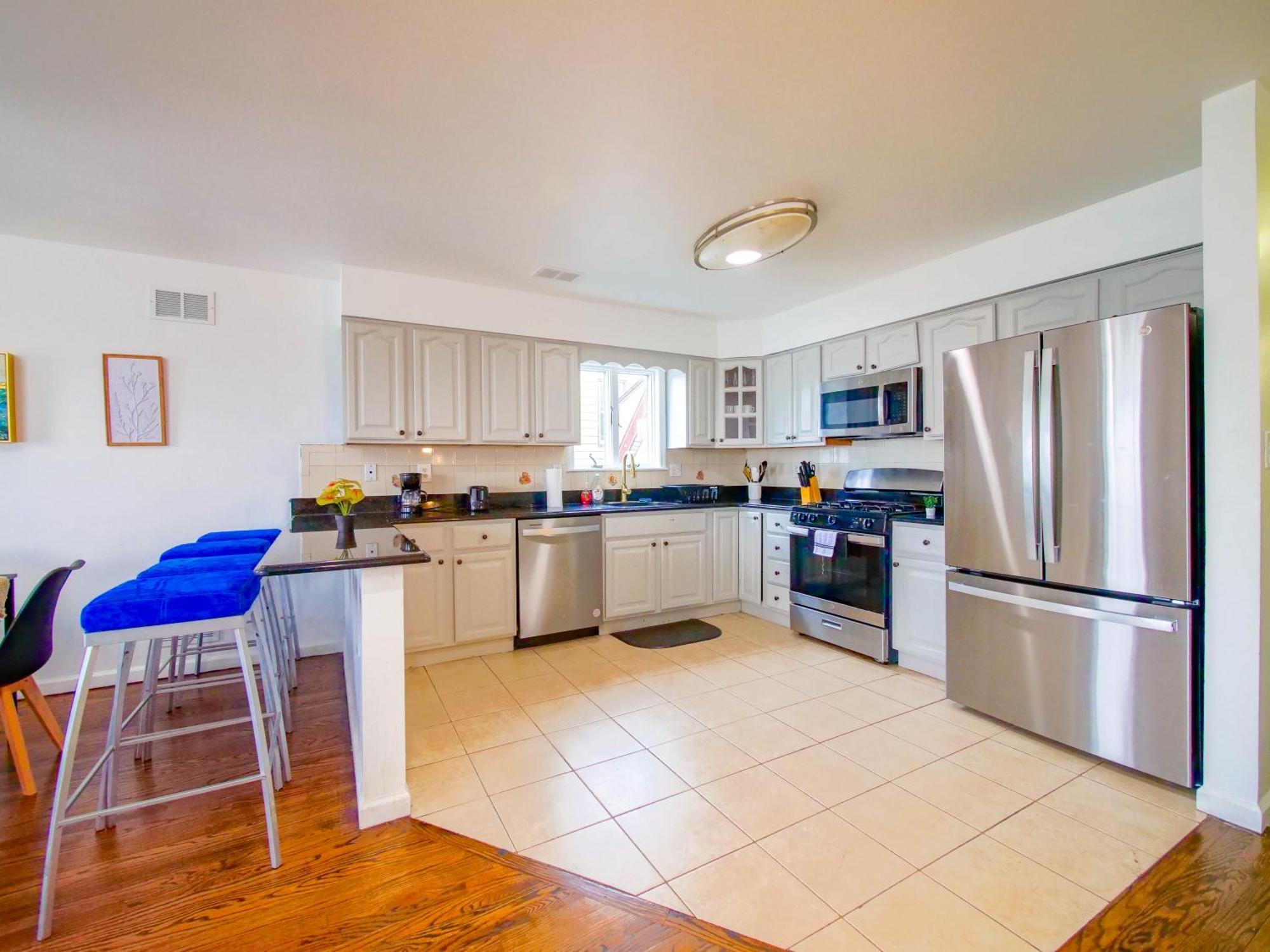 Apartment Cozy 3 - Bed Apartment, Minutes From Nyc! Jersey City