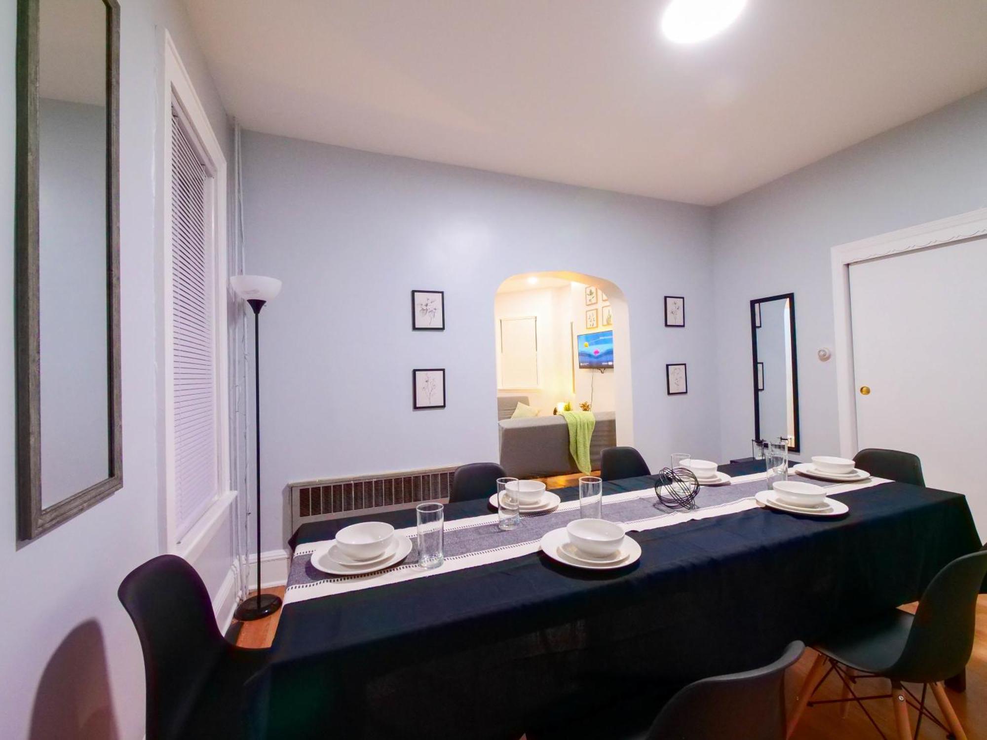Apartment Vibrant Retreat - Two Bedroom Near Nyc