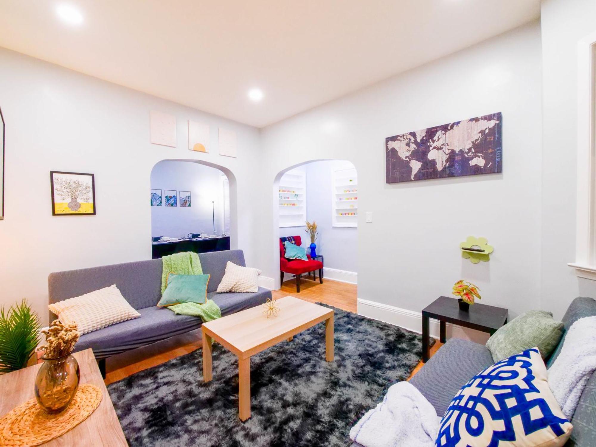 Vibrant Retreat - Two Bedroom Near Nyc