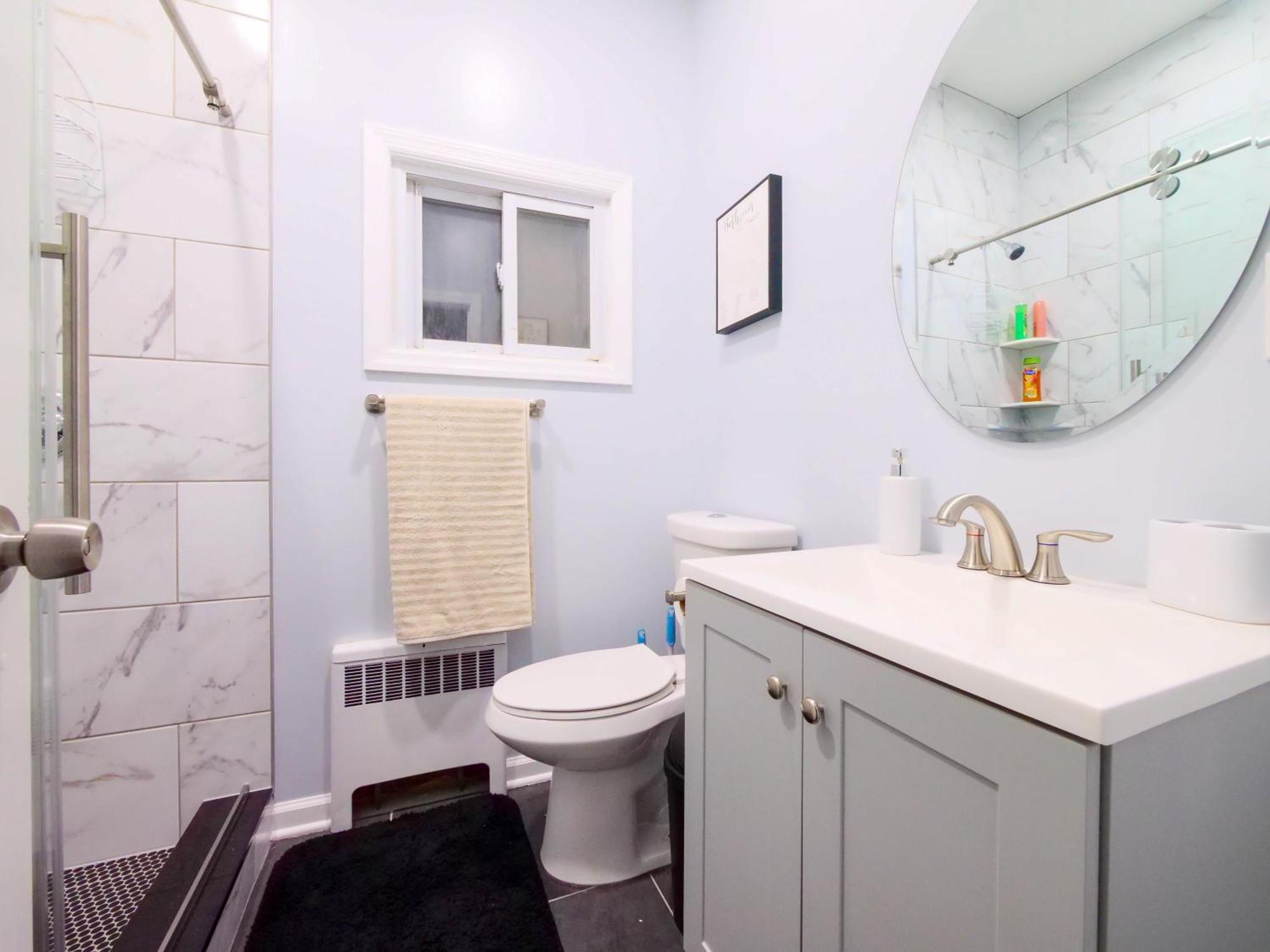 Apartment Vibrant Retreat - Two Bedroom Near Nyc