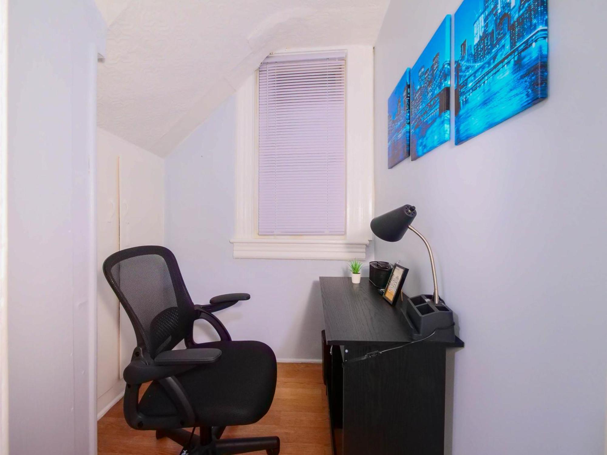 Apartment Vibrant Retreat - Two Bedroom Near Nyc