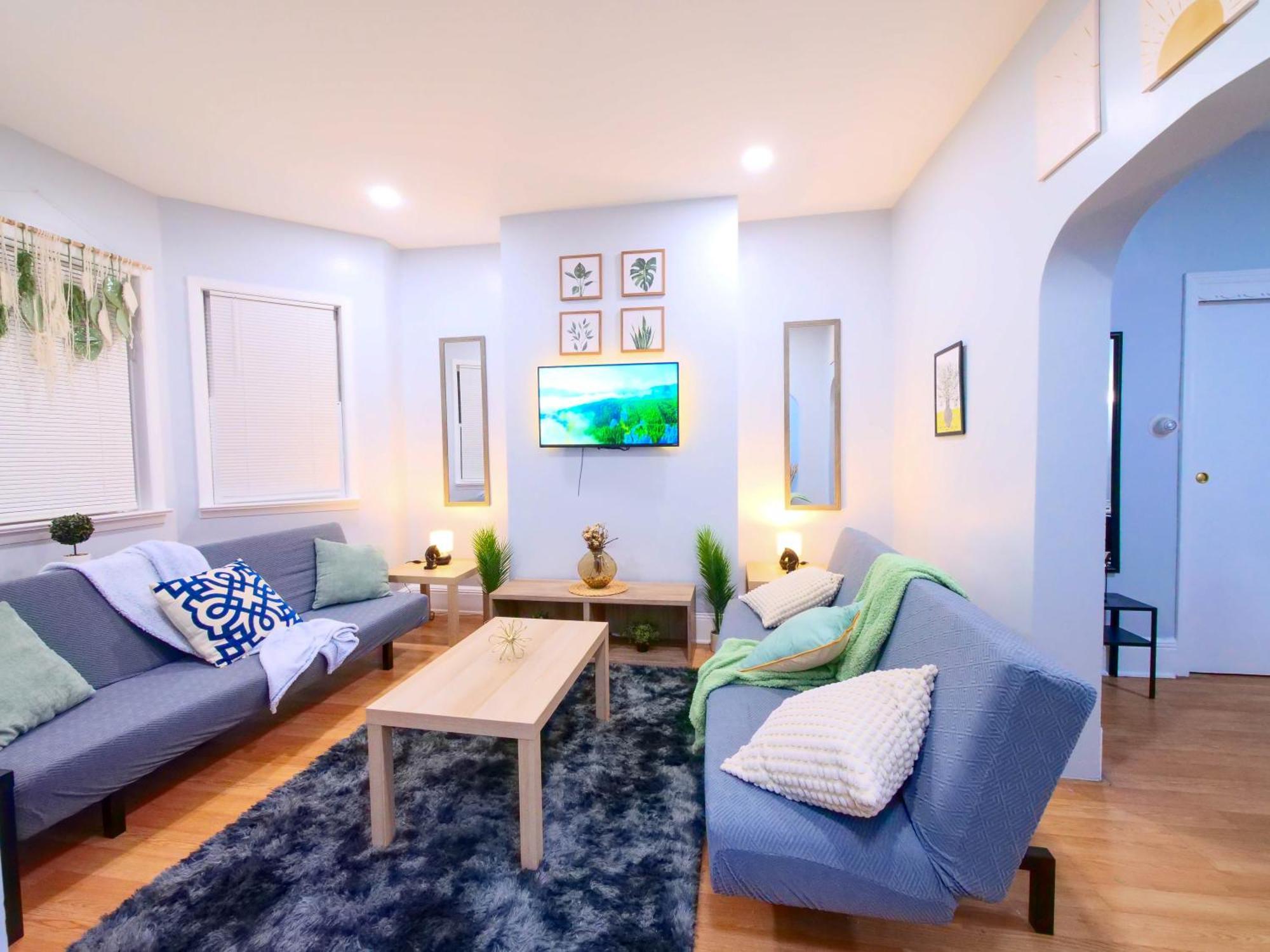 Vibrant Retreat - Two Bedroom Near Nyc Apartment *