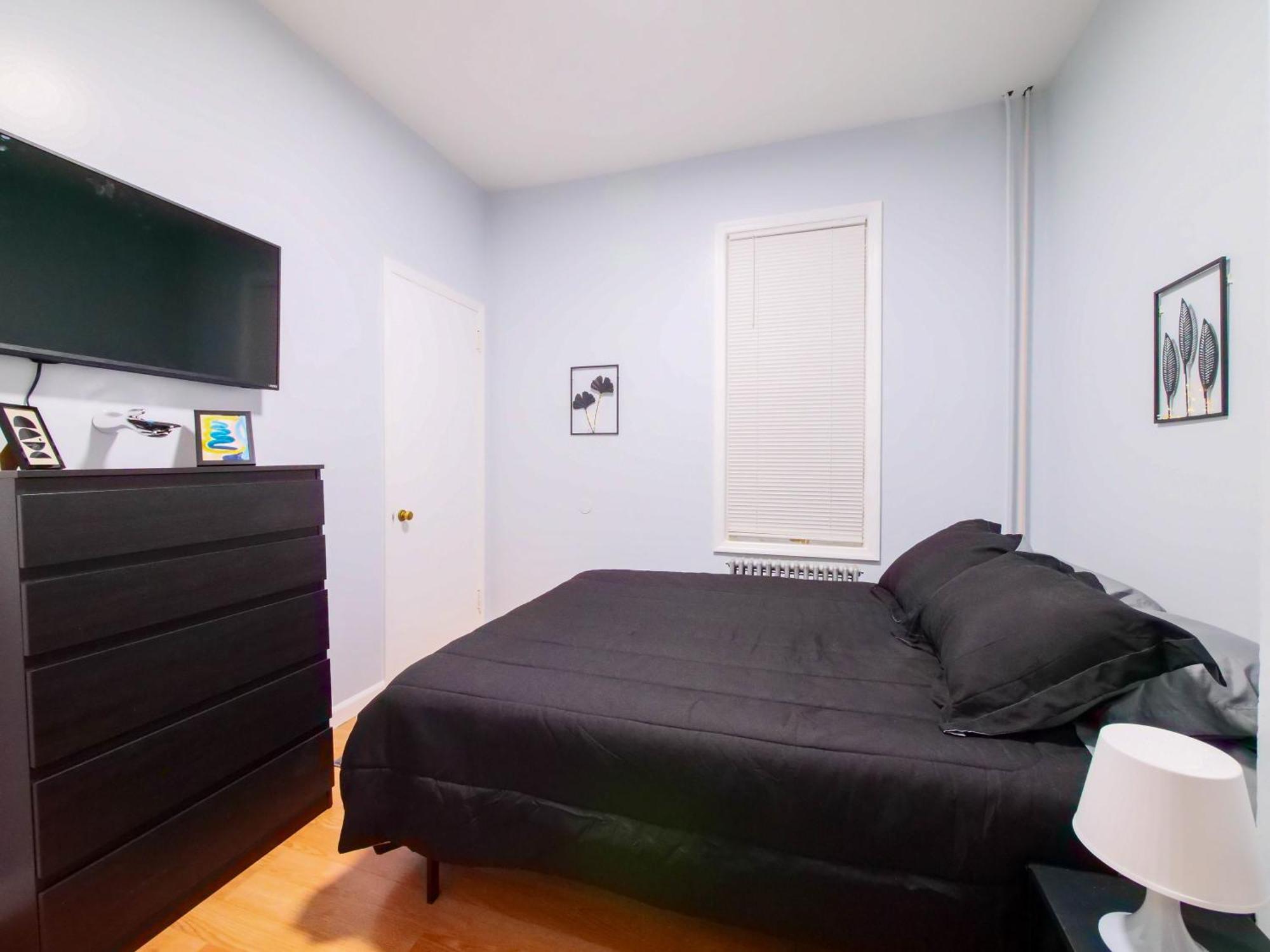 Vibrant Retreat - Two Bedroom Near Nyc Apartment *