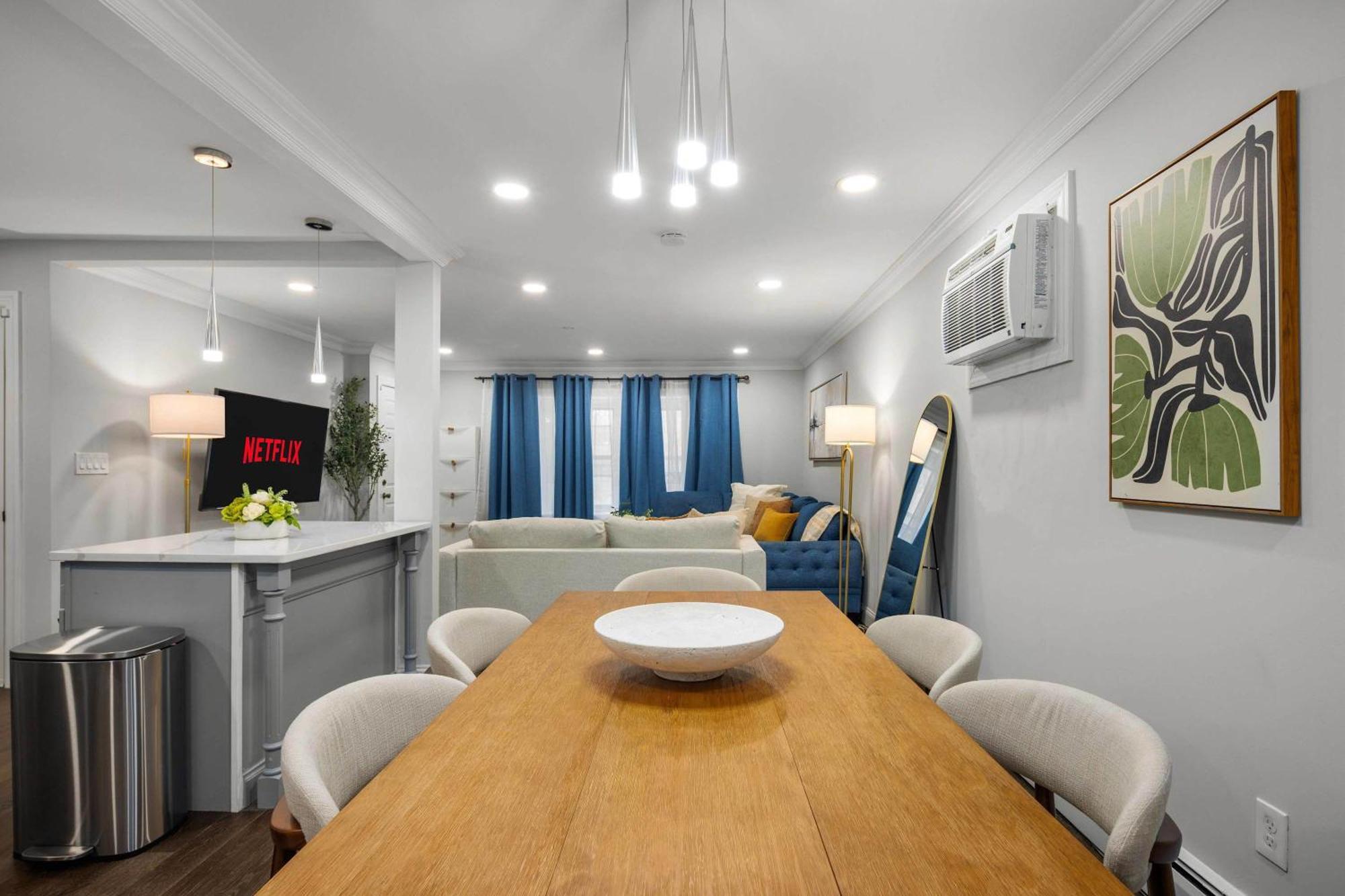 Modern Luxe 2br King Easy Trip To Nyc