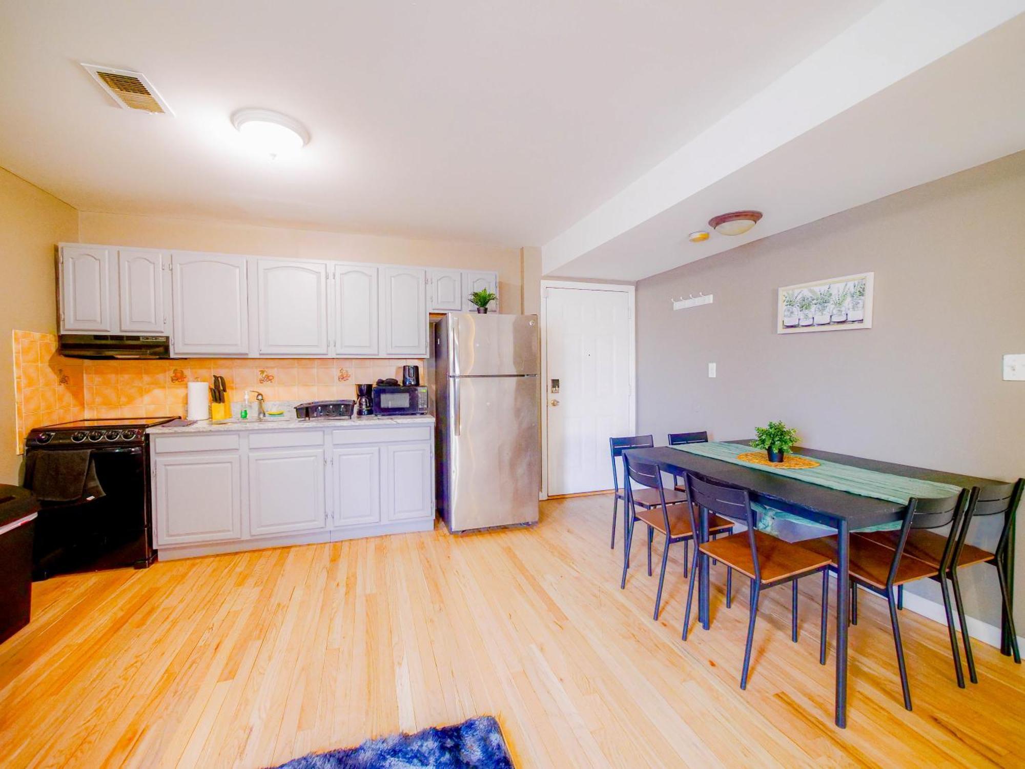 Deluxe 2-bedroom Minutes From Nyc Apartment Jersey City