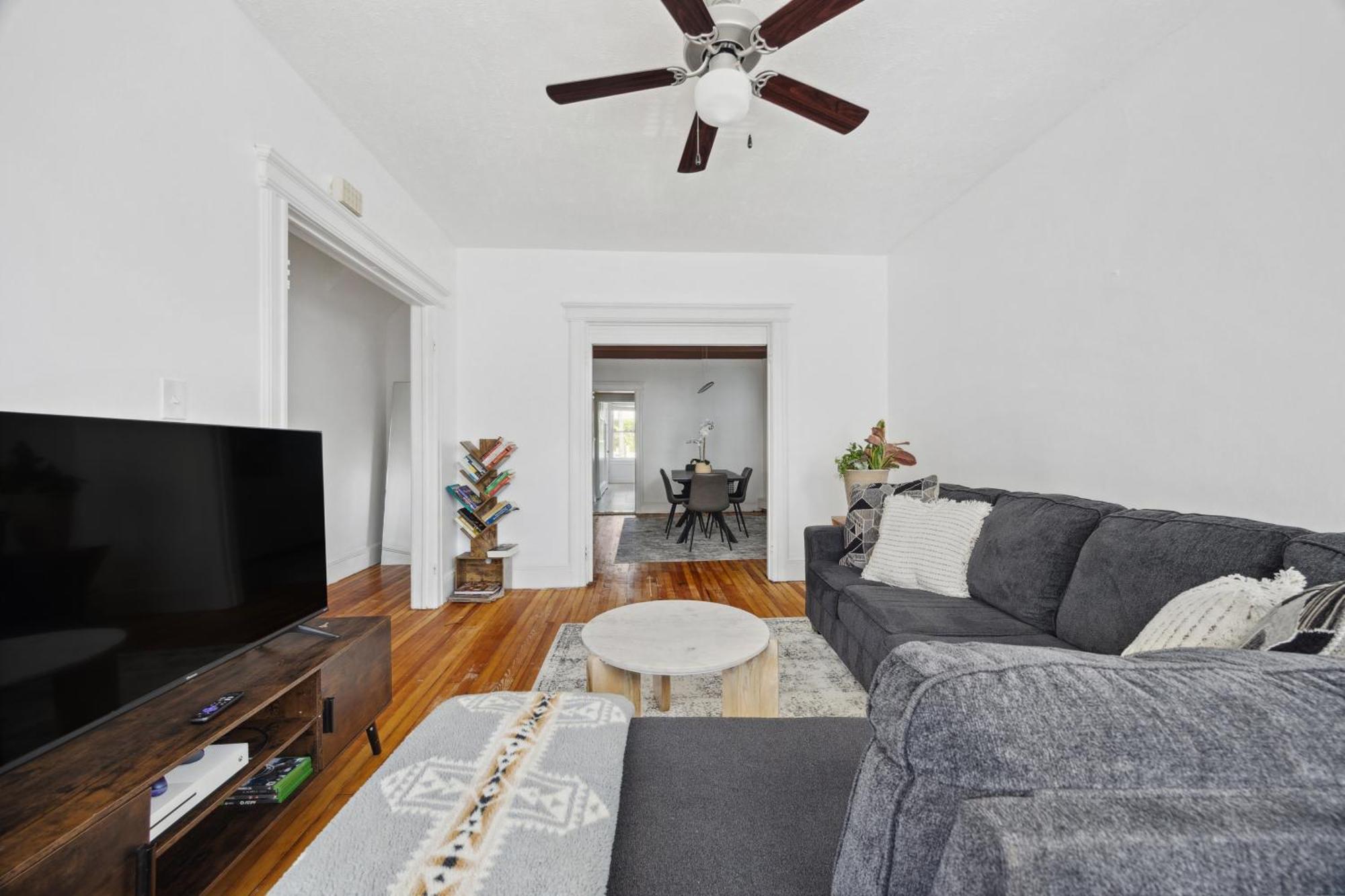 Spacious & Stylish 2br Near Manhattan Jersey City