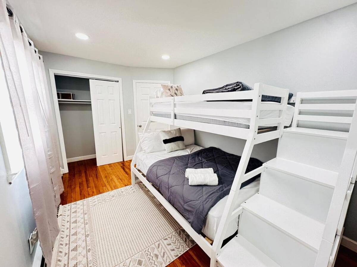 The Loft At Hudson With Parking Holiday home Jersey City