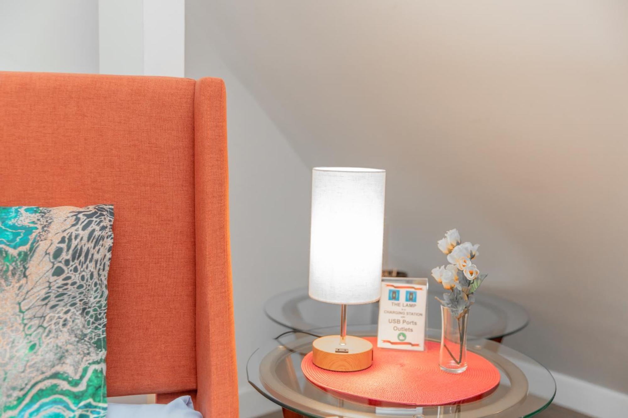 3 Bedroom Gem! King, Full & Twin Beds, Sauna With Free Parking