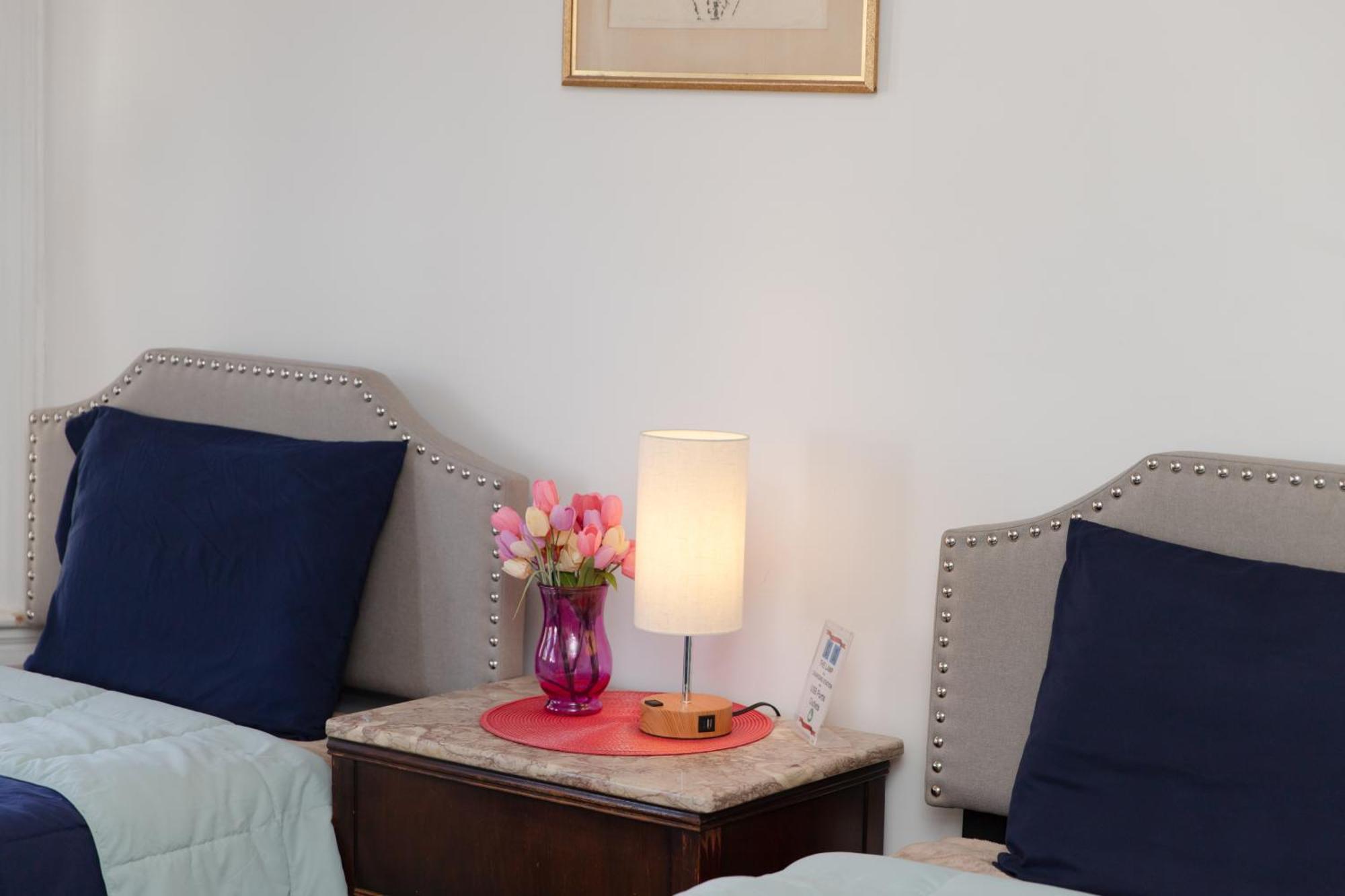 Apartment 3 Bedroom Gem! King, Full & Twin Beds, Sauna With Free Parking Jersey City
