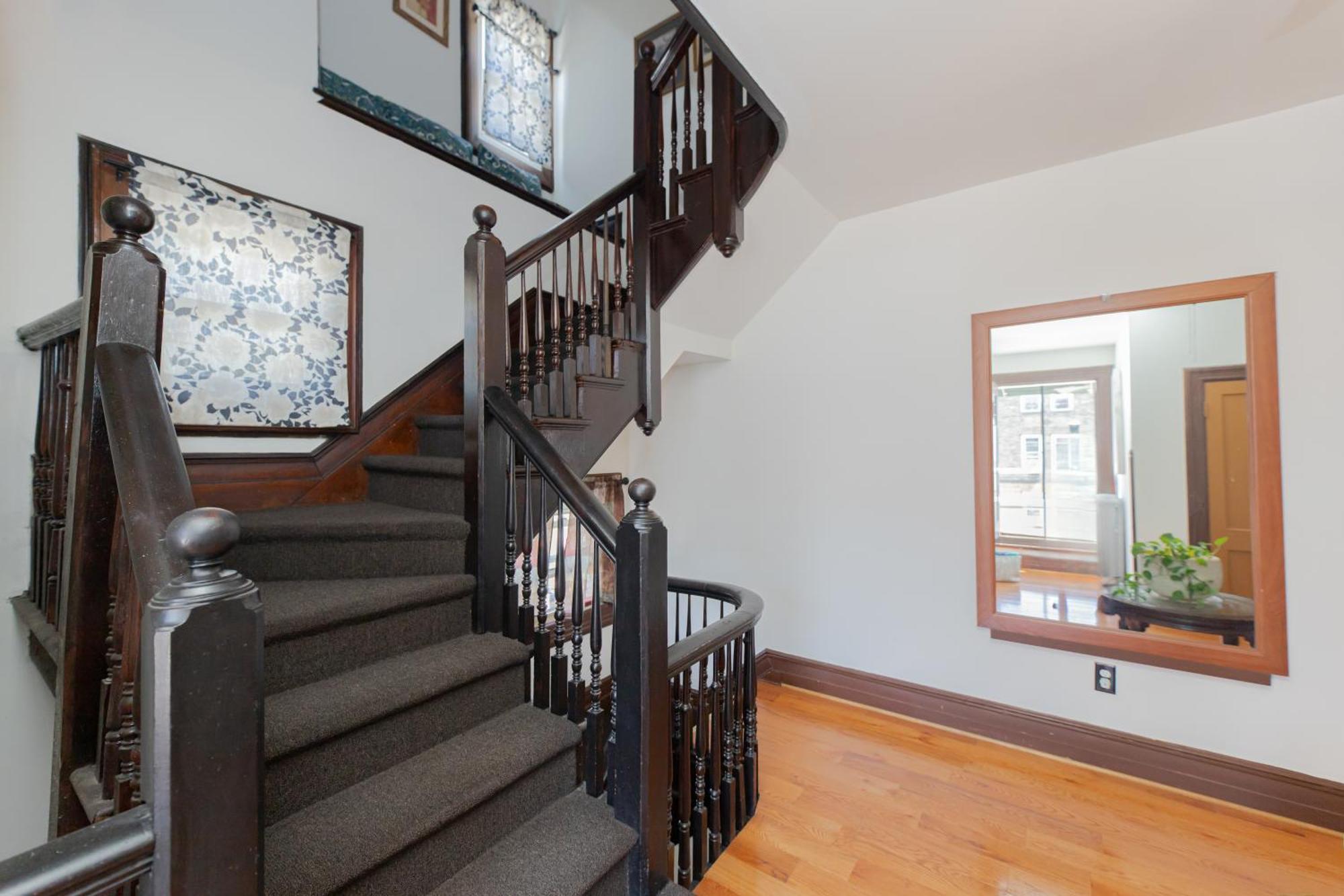 3 Bedroom Gem! King, Full & Twin Beds, Sauna With Free Parking