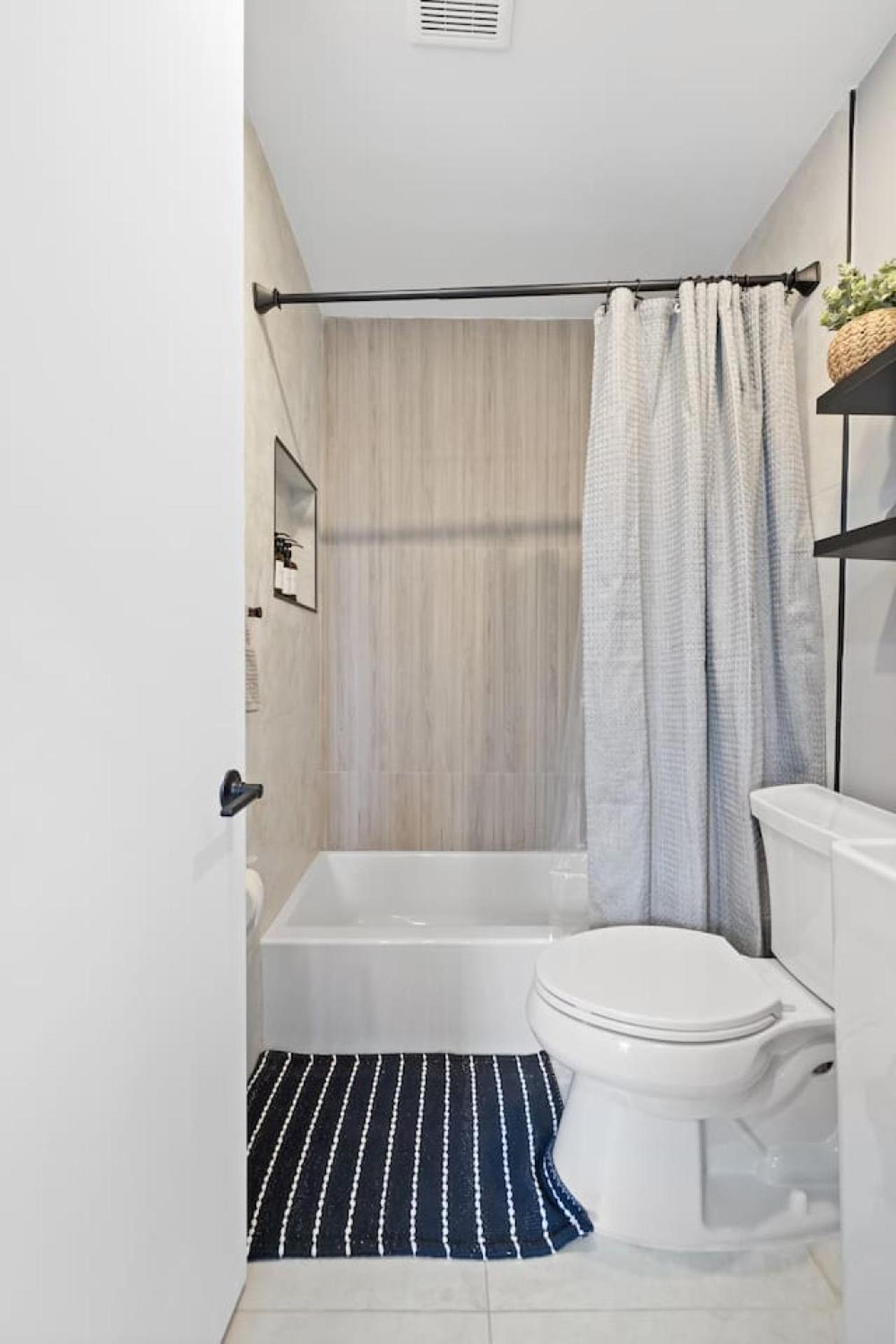 Luxury And Chic 2Br 2Ba Apt Mins To Nyc And Hoboken Apartment