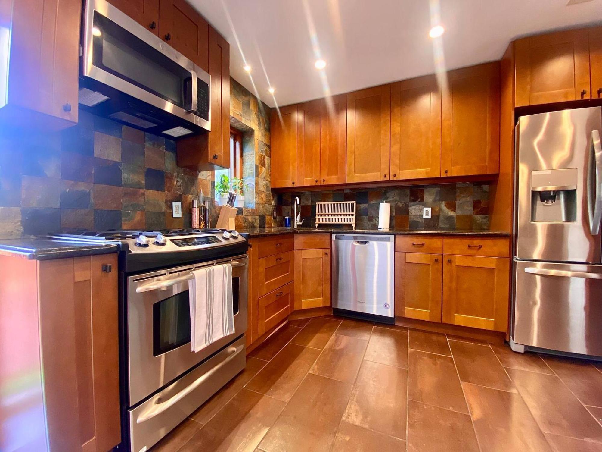 Easy Path&bus Access- Nyc Designer & Terrace * Jersey City