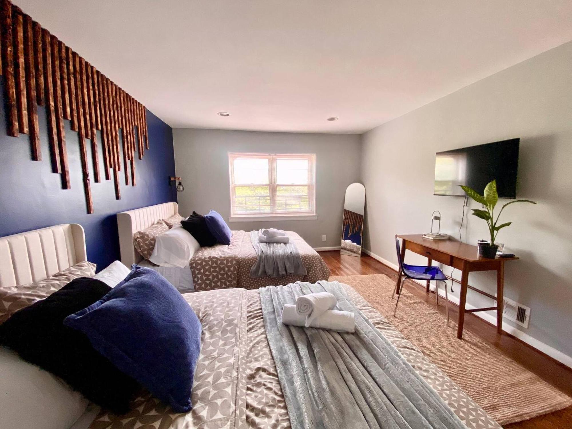 Easy Path&bus Access- Nyc Designer & Terrace Apartment