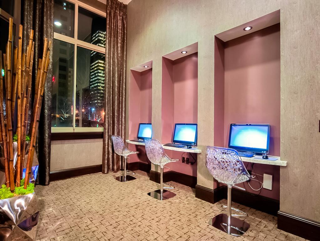 Marbella Suites At Newport Jersey City