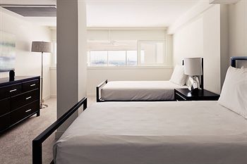 Sky City At 30 Regent Hotel