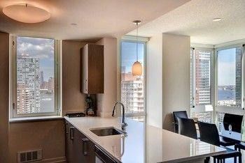 Global Luxury At Newport * Jersey City