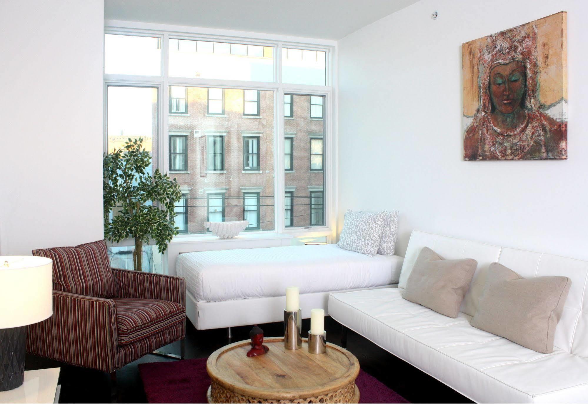 Dharma Jc At Grove Station Apartment