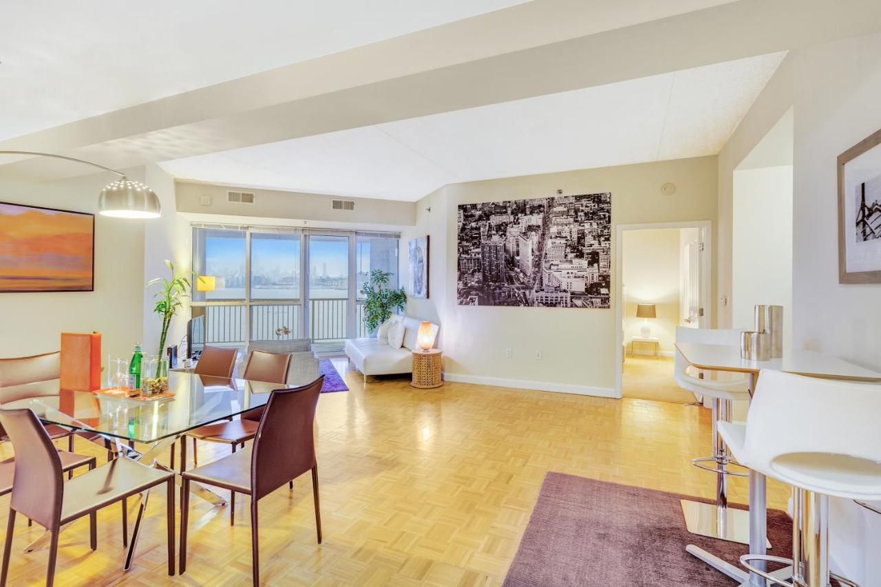 Dharma Jc At Exchange Place Apartment Jersey City
