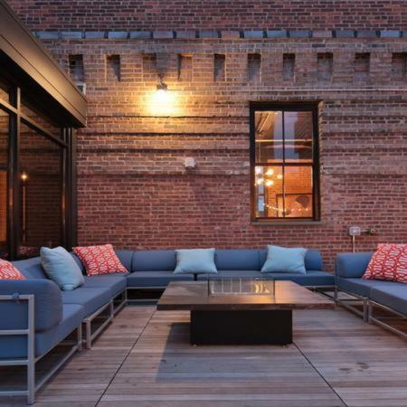 Deedee's Industrial Lofts Aparthotel