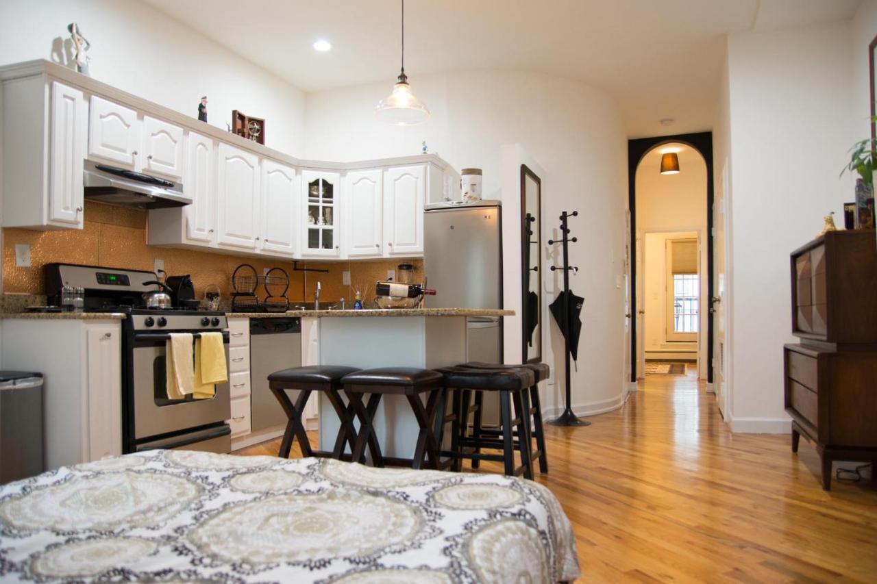 Historic 1869 Brownstone 15 Min To Nyc Downtown
