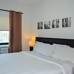 Posh 1 Bed Room Star Hotel Amenities City Views Close To Newport Mall Subway Minimum 30 Days Stay