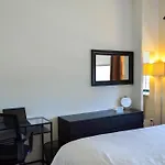 Posh 1 Bed Room Star Hotel Amenities City Views Close To Newport Mall Subway Minimum 30 Days Stay