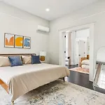 Chic & Modern - 30 Mins To Nyc