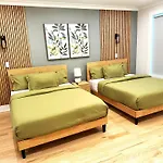 Huge 2000 Sqft Luxury & Stylish Condo Minutes To New York