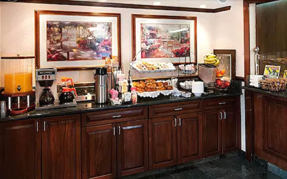 Hotel Holland Free Parking Jersey 3*