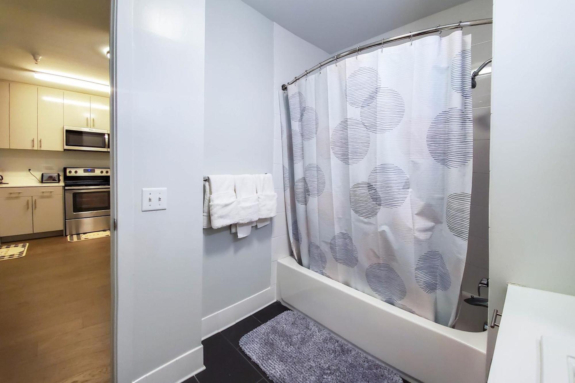 Posh 1 Bed Star Amenities Views Close To Newport Mall Subway Minimum 30 Days * Jersey City
