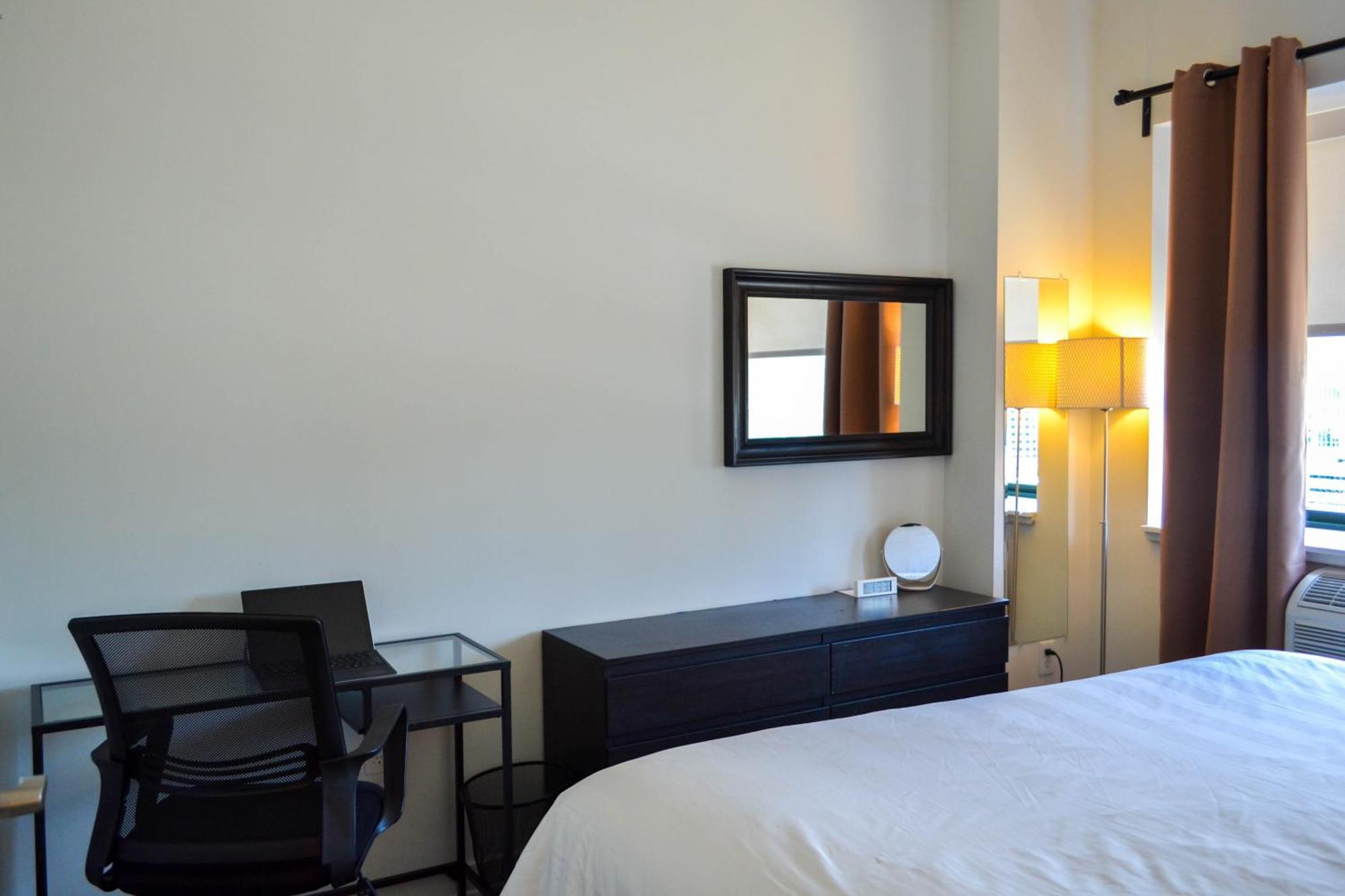 Posh 1 Bed Star Amenities Views Close To Newport Mall Subway Minimum 30 Days Apartment Jersey City