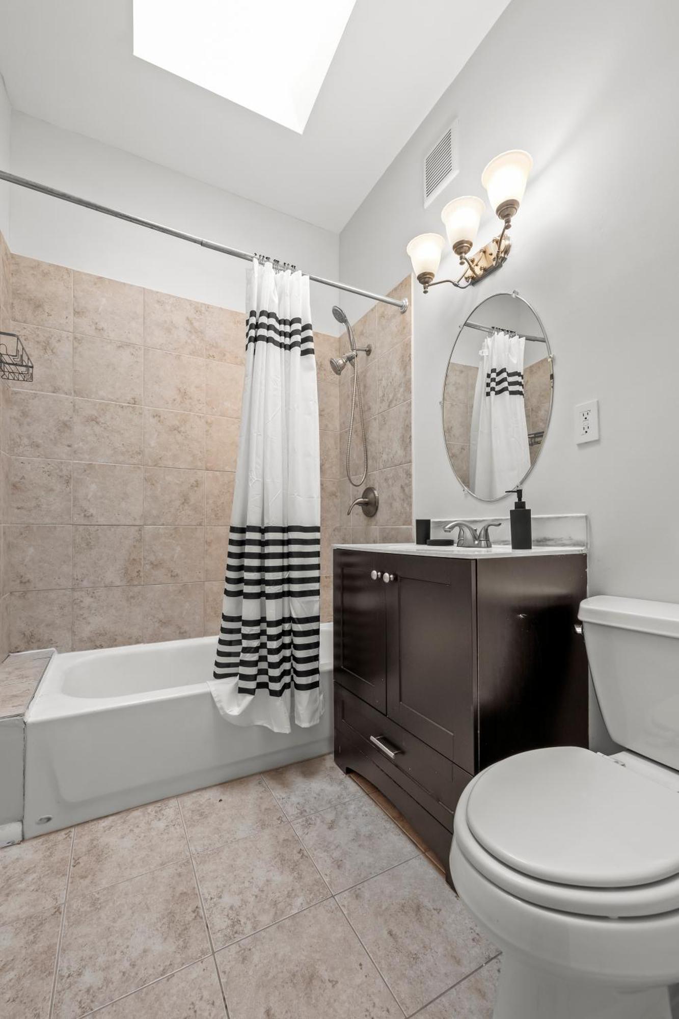 Spacious 3-bedroom Near Nyc - 15min To Times Square, Empire State Building, Park, Statue Of Liberty Apartment Jersey City