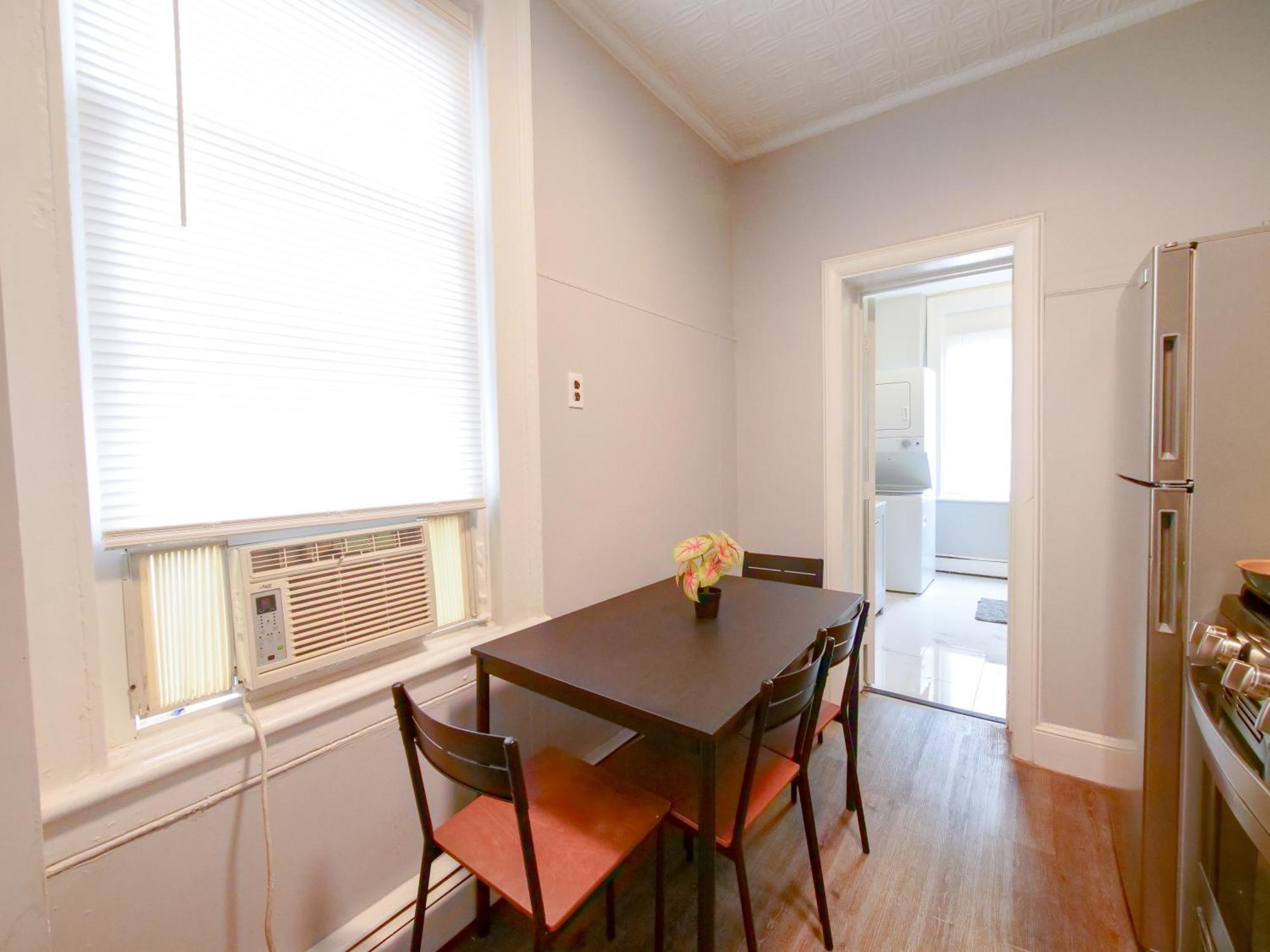 Serene Two-bedroom Retreat - Close To Nyc *