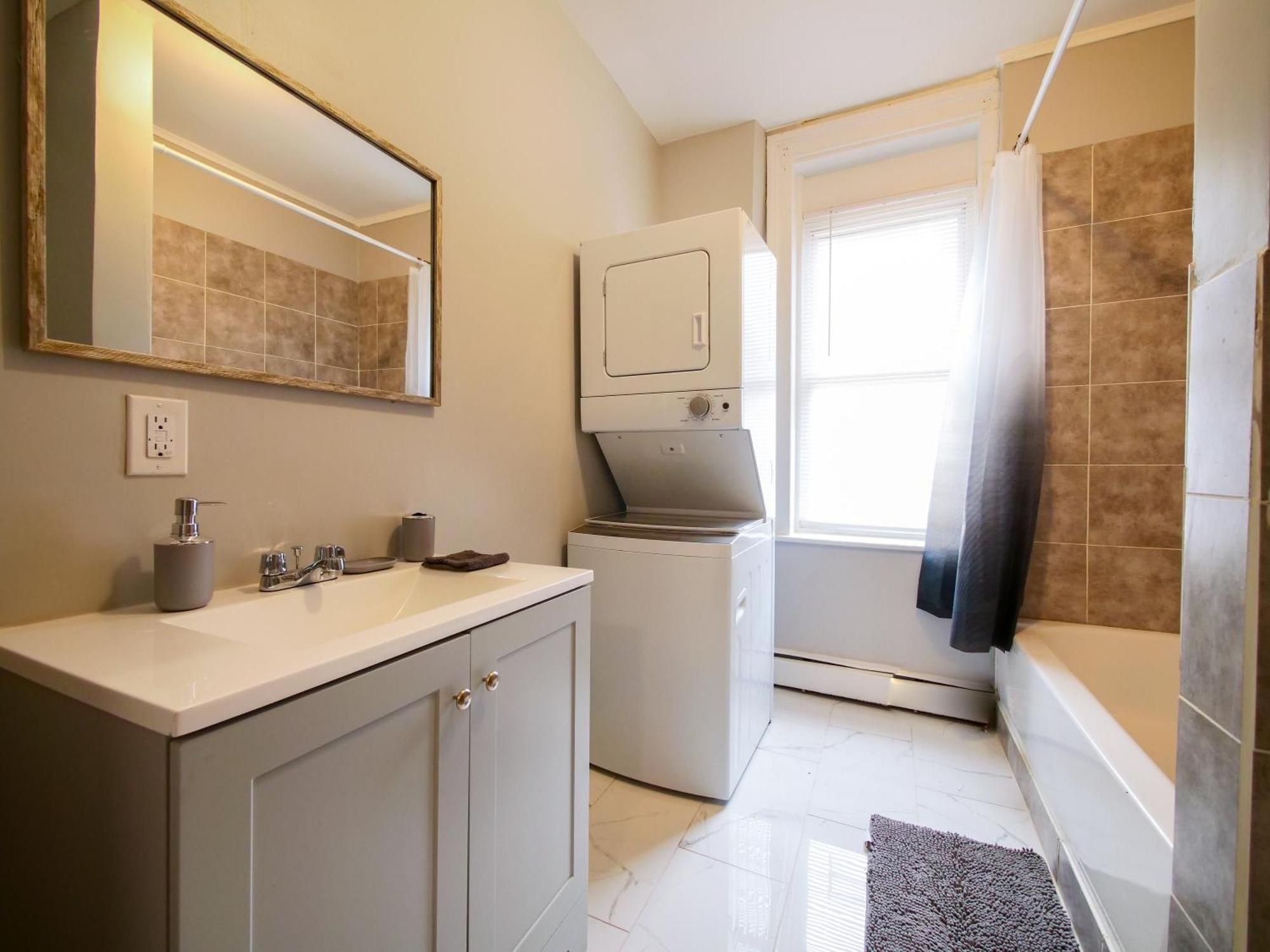 Apartment Serene Two-bedroom Retreat - Close To Nyc Jersey City