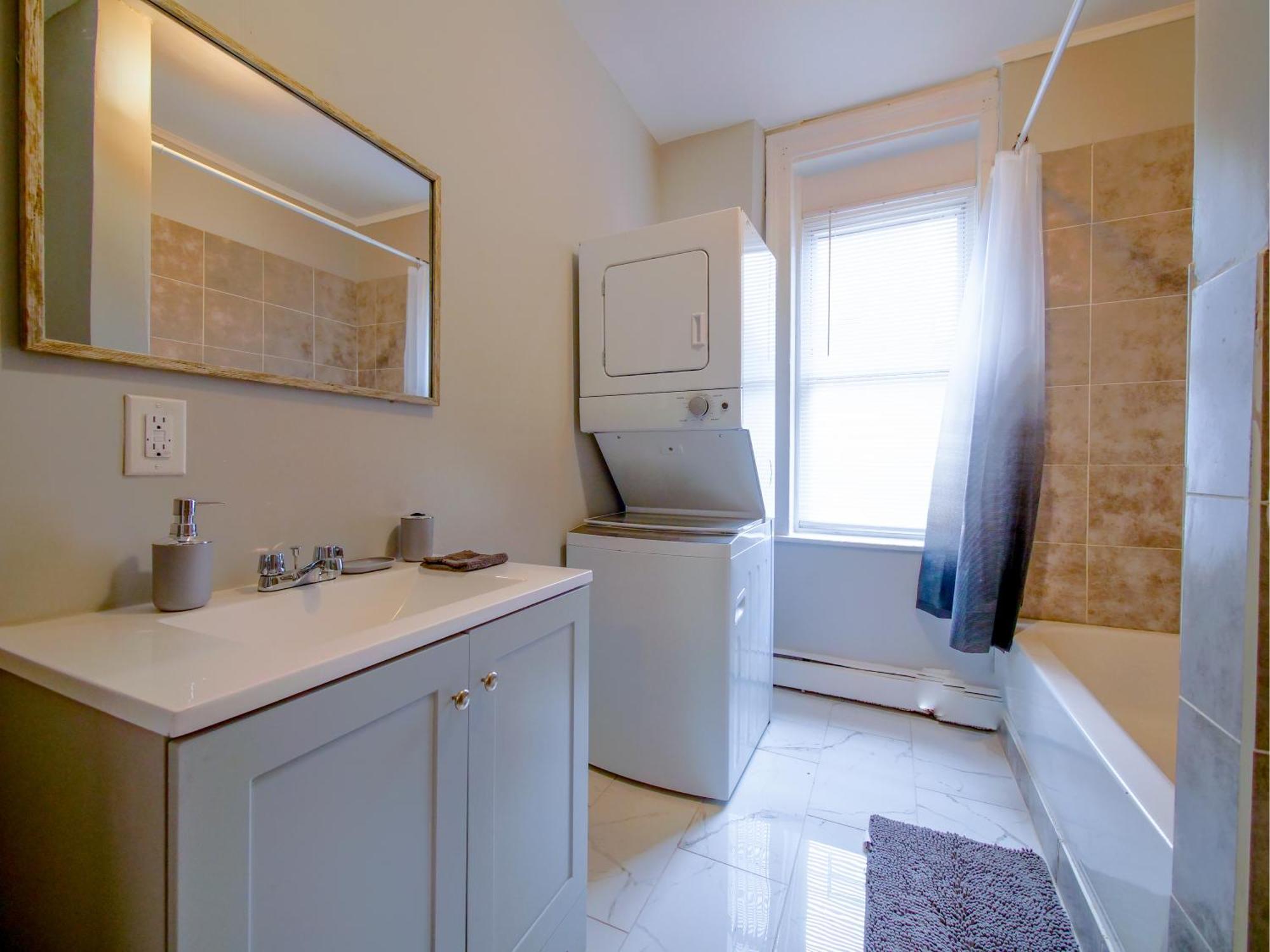 Serene Two-bedroom Retreat - Close To Nyc *