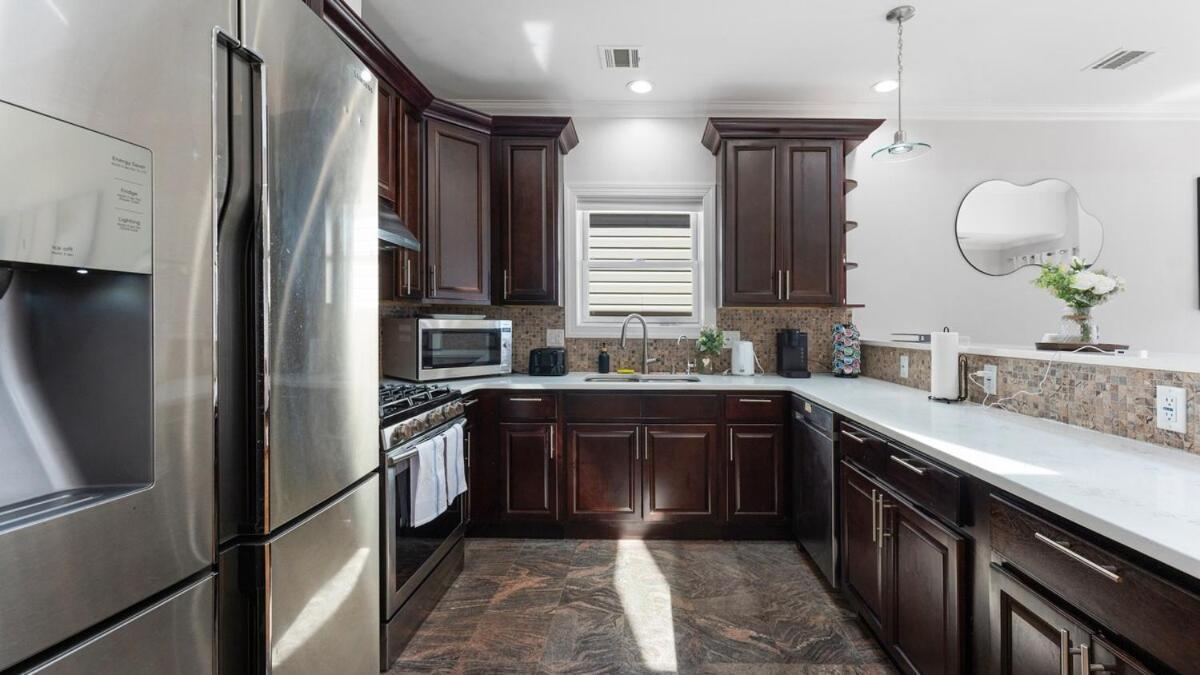Luxury Retreat Walk 2 Path Nyc In Mins Parking Apartment