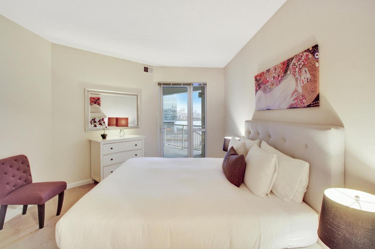 Dharma Jc At Exchange Place Apartment *