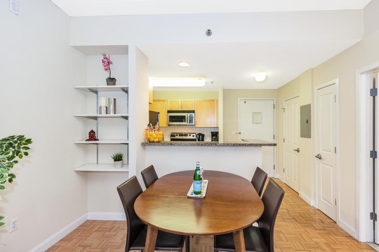 Dharma Jc At Exchange Place Apartment