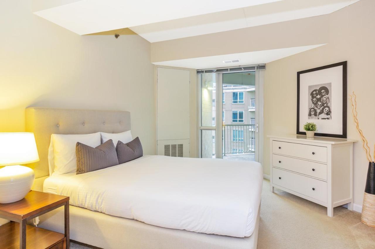 Dharma Jc At Exchange Place Apartment Jersey City